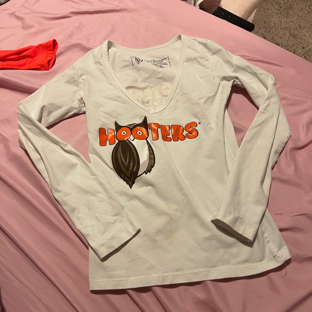 Hooters long sleeve top size XS